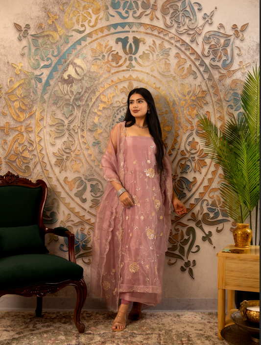 Shimmer organza paired with a light muslin bottom